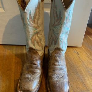 JUSTIN BOOTS SIZE 6 EXCELLENT CONDITION